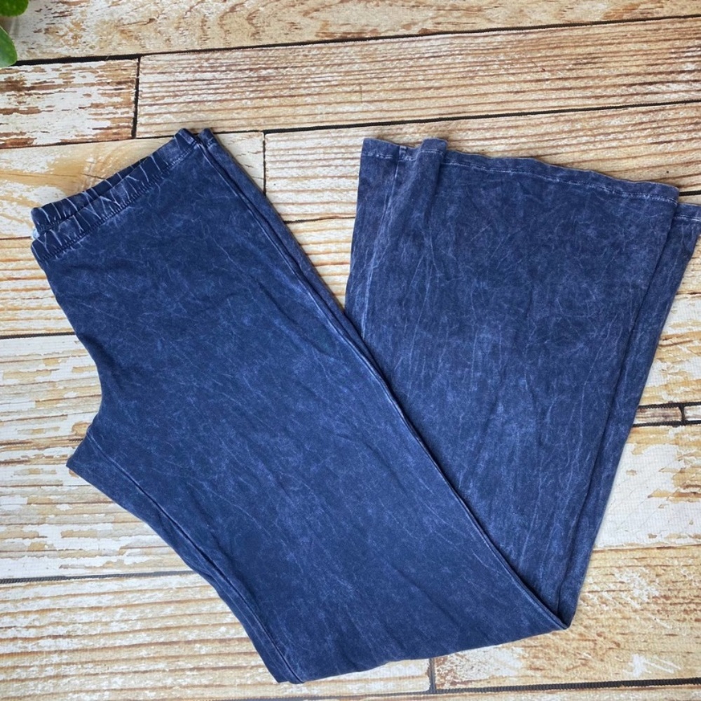 Chatoyant  Hi rise wide bell bottom soft pants